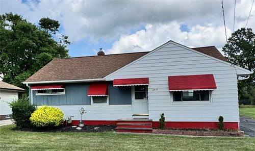 4935 N Randall Dr, North Randall, OH, 44128-4767 | Card Image