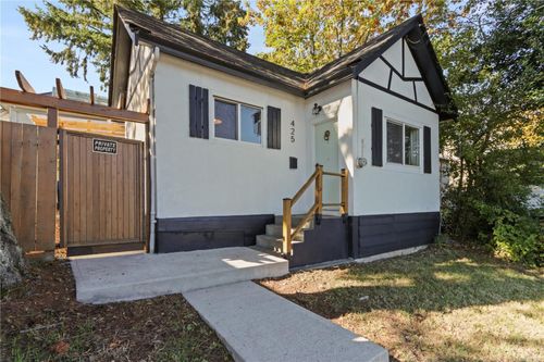 425 Stewart Ave, Nanaimo, BC, V9S4C7 | Card Image