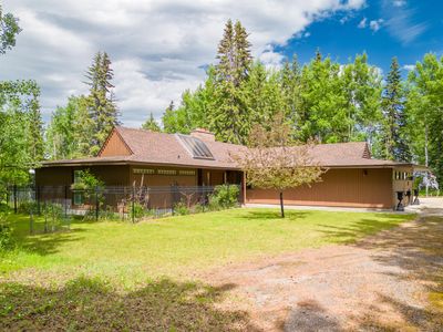 4704 Sakwatamau Dr, House detached with 5 bedrooms, 3 bathrooms and 6 parking in Whitecourt AB | Image 2