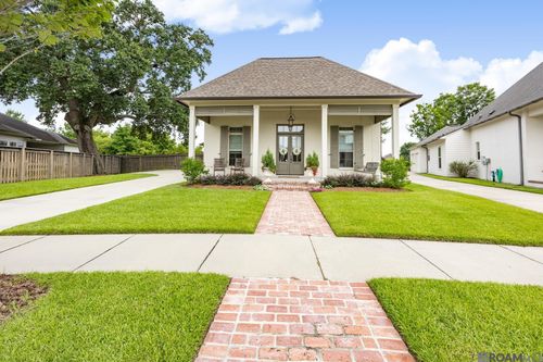 10864 Sweet Water Dr, Baton Rouge, LA, 70810-7797 | Card Image