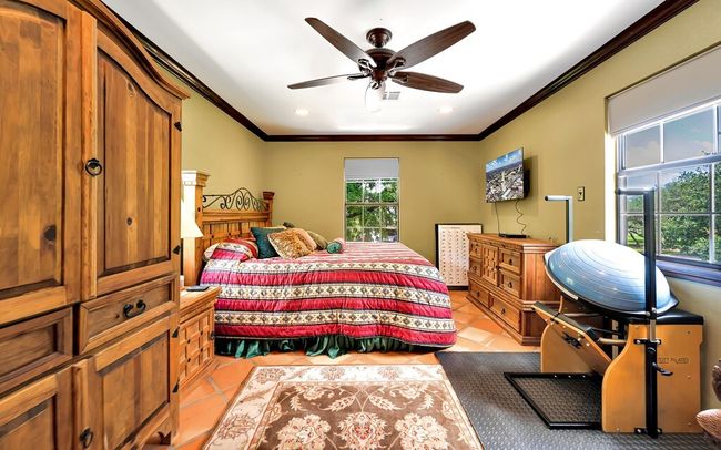 565 Lost Hunters Cyn, House other with 5 bedrooms, 5 bathrooms and 3 parking in China Spring TX | Image 74