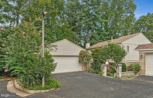 3800 Hemlock Way, FAIRFAX, VA, 22030-1615 | Card Image