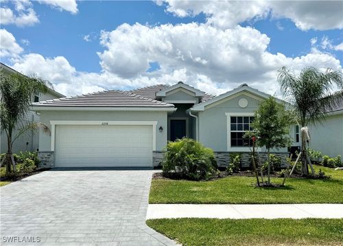 2258 Avocado Ln, NAPLES, FL, 34120-5738 | Card Image