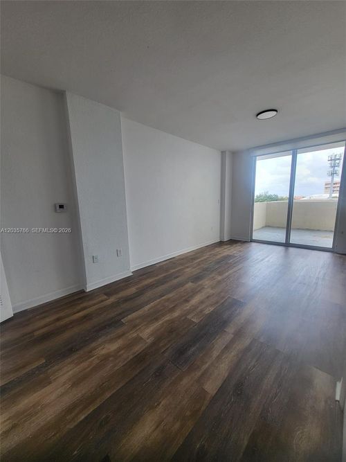502-120 Sw 8th Ave, Miami, FL, 33130-1271 | Card Image