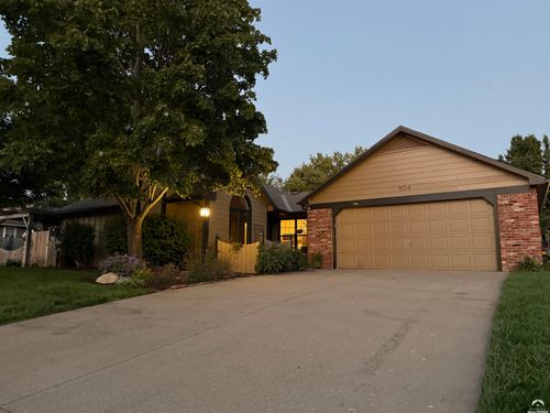 904 Moundridge Dr, Lawrence, KS, 66049-3732 | Card Image