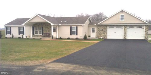 305 King Pen Rd, Quarryville, PA, 17566-9659 | Card Image