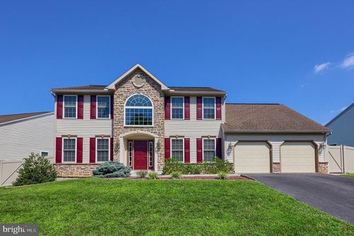30 Chamberlain Ln, Millersville, PA, 17551-2254 | Card Image