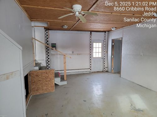 6450 Fisher Rd, Jeddo, MI, 48032-8419 | Card Image