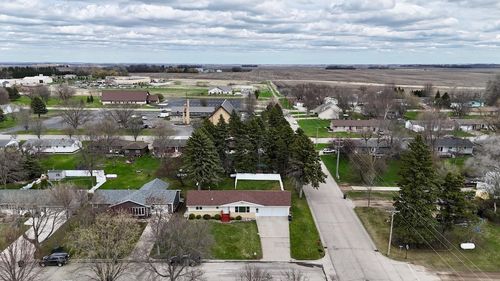 219 9th Ave Se, Elbow Lake, MN, 56531-4724 | Card Image
