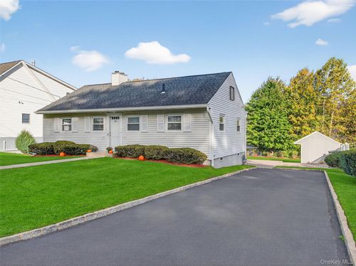 14 Staubitz Ave, Pearl River, NY, 10965-1435 | Card Image