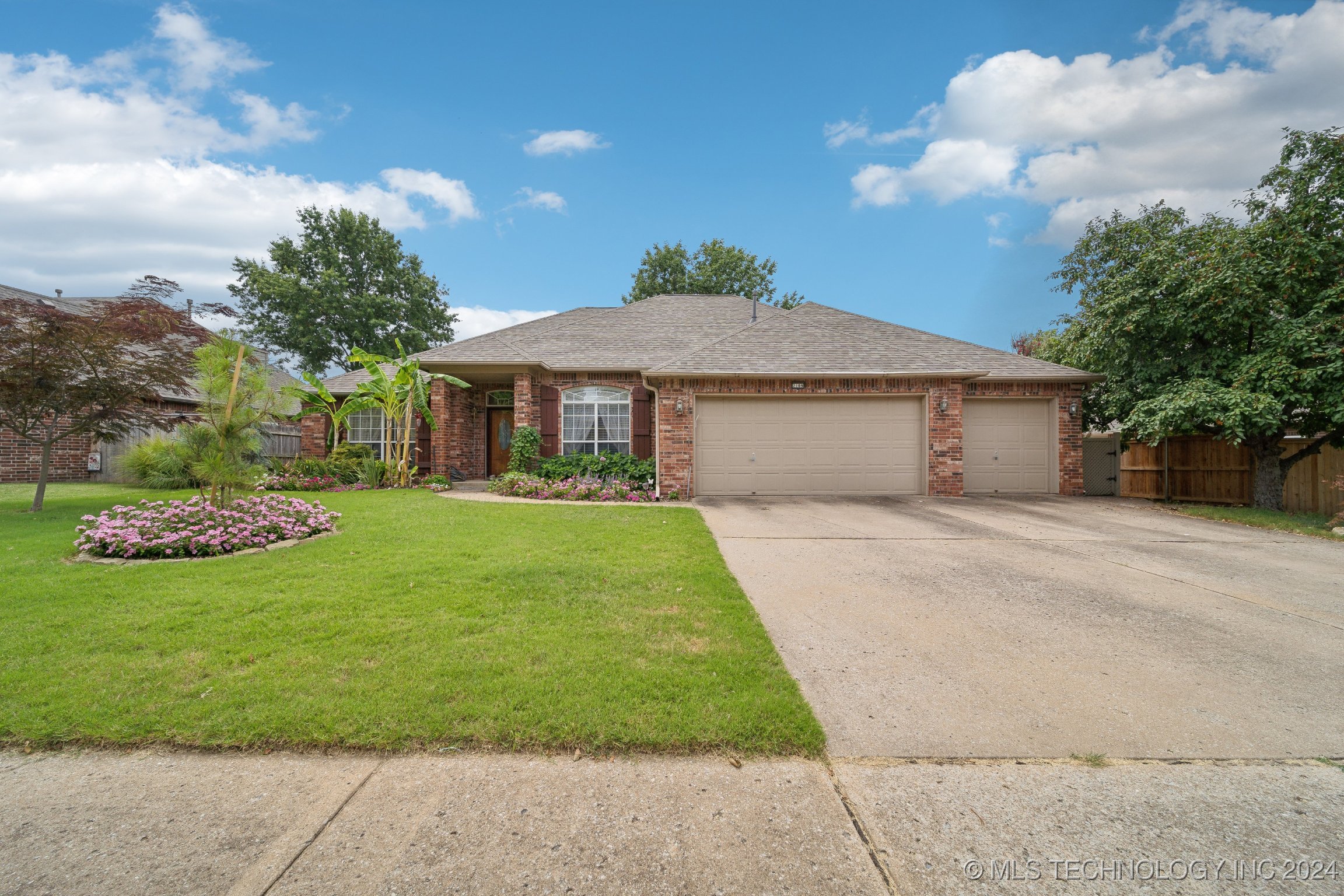 Waco St, Broken Arrow, OK 74011
