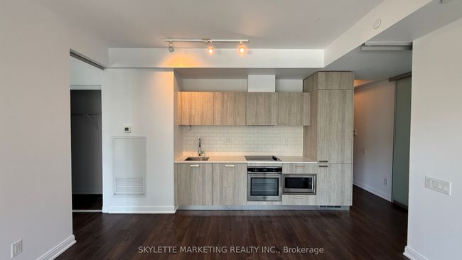 612 - 50 Charles St E, Condo with 2 bedrooms, 1 bathrooms and null parking in Toronto ON | Image 10