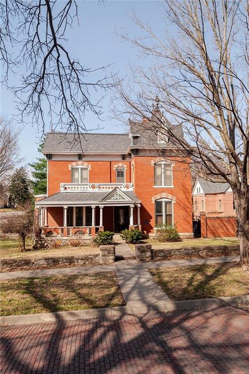 805 N 4th St, Atchison, KS, 66002-1939 | Card Image