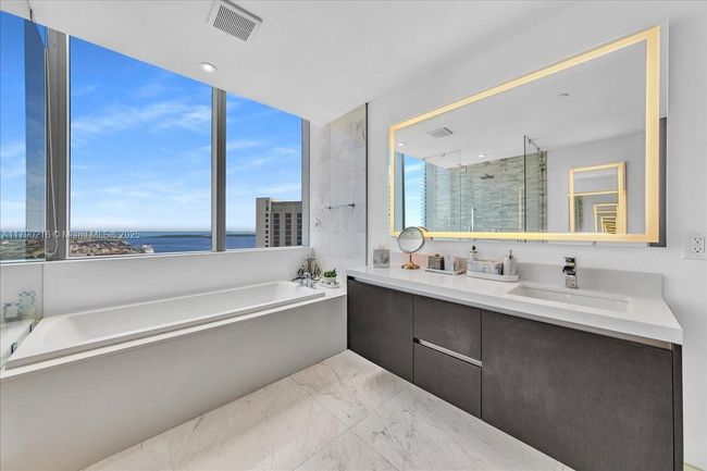 UNIT-3711 - 851 Ne 1 St Ave, Condo with 3 bedrooms, 4 bathrooms and null parking in Miami FL | Image 38