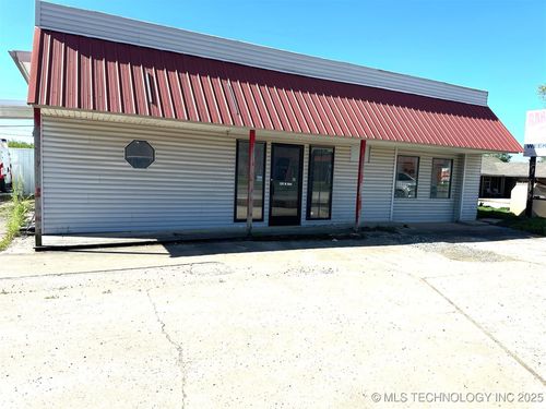 1201 W Main St, Henryetta, OK, 74437-4233 | Card Image