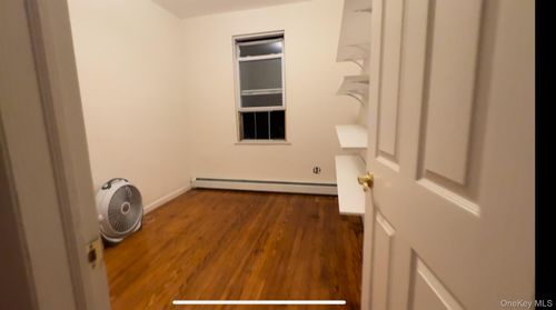 220 Hempstead Ave, Queens Village, NY, 11429-2118 | Card Image