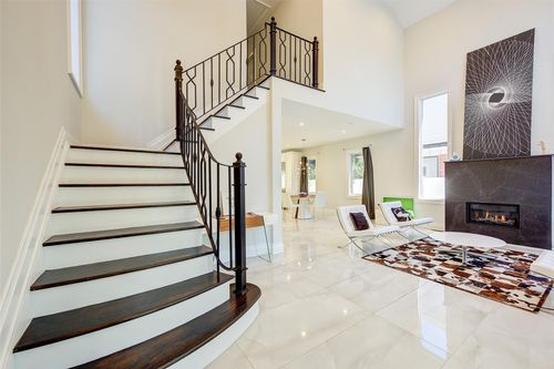 147 8th Ave, Whitestone, NY, 11357 | Card Image