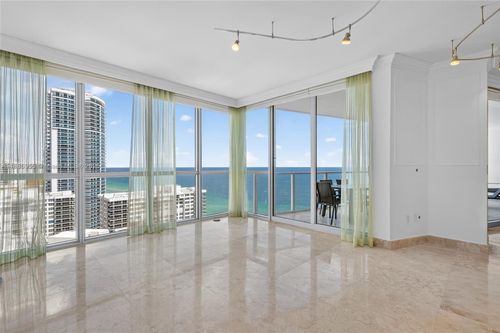 2403-3101 S Ocean Dr, Hollywood, FL, 33019-2837 | Card Image
