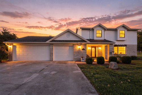 8504 N Wilderness Rd, Muncie, IN, 47303-9380 | Card Image