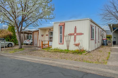 spc-228-2252 Table Rock Rd, Medford, OR, 97501-1436 | Card Image