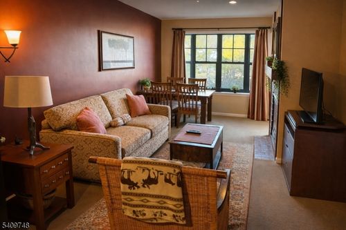 310-200 State Rt 94, Vernon, NJ, 07462-3323 | Card Image