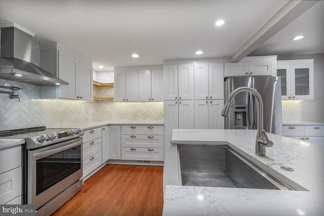 11022 Saffold Way, Townhouse with 4 bedrooms, 3 bathrooms and null parking in RESTON VA | Image 5
