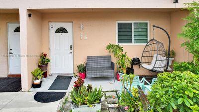 306F - 550 Sw 115th Ave, Condo with 3 bedrooms, 2 bathrooms and null parking in Sweetwater FL | Image 1