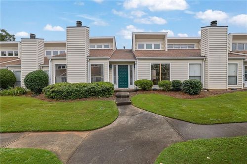 833 Serramonte Dr, Marietta, GA, 30068-4652 | Card Image