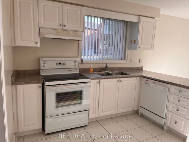 22 Ramsgate Crt, House other with 3 bedrooms, 3 bathrooms and 5 parking in Markham ON | Image 7
