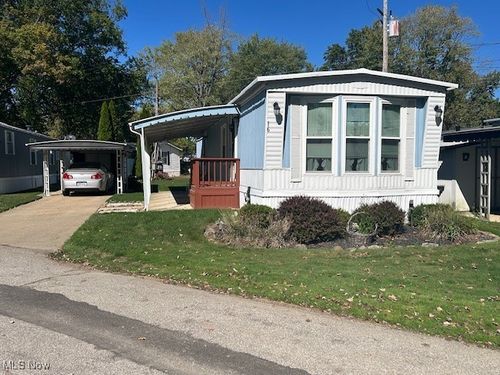 16 Van Ess Dr, Olmsted Twp, OH, 44138-2964 | Card Image