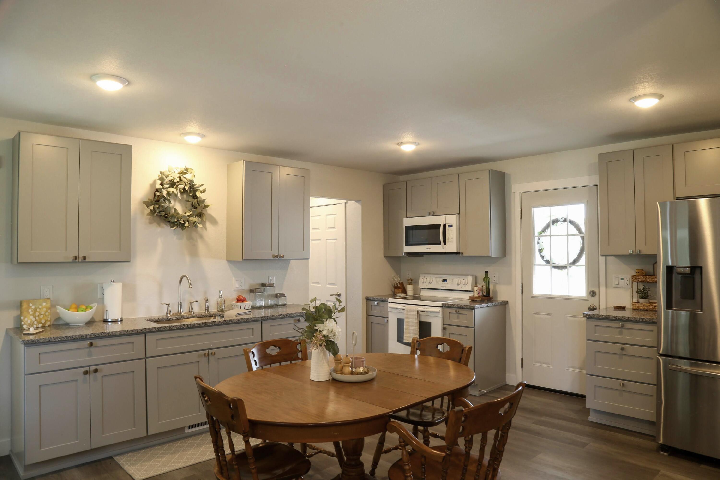 Residential in Pavilion Township 3