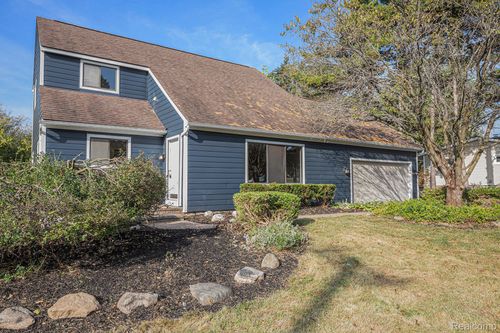 4188 Loch Dr, Highland, MI, 48357-2236 | Card Image