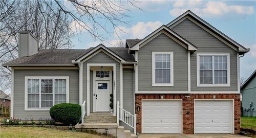 2221 Se 5th Ter, Lee's Summit, MO, 64063-1058 | Card Image