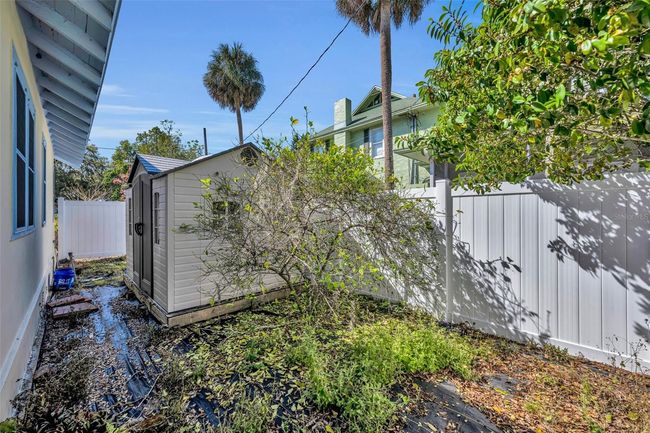 Side yard storage shed | Image 29