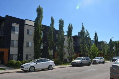 207 - 2715 12 Ave Se, Condo with 2 bedrooms, 1 bathrooms and 1 parking in Calgary AB | Image 3