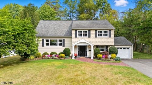 54 Badgley Dr, New Providence, NJ, 07974-2502 | Card Image