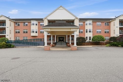 120-401 Dercole Ct, Norwood, NJ, 07648-1563 | Card Image