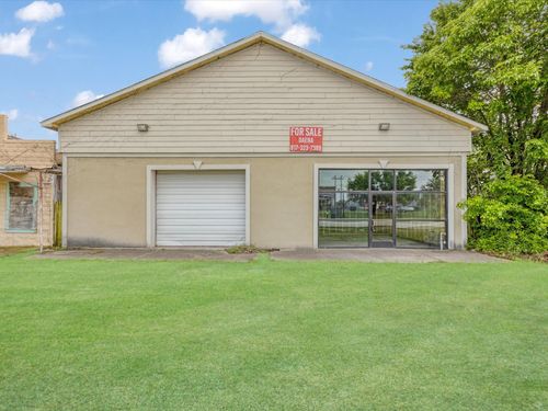 210 E Broad St, Terrell, TX, 75160-3709 | Card Image