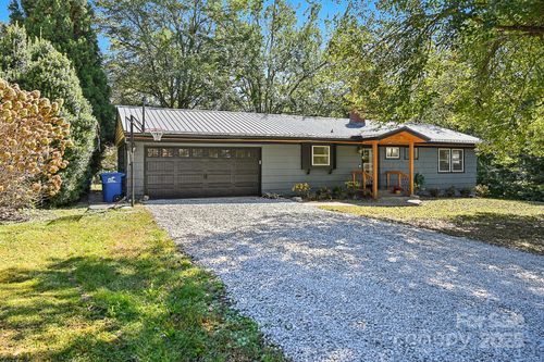 204 Stonewall Ave, Swannanoa, NC, 28778-2532 | Card Image