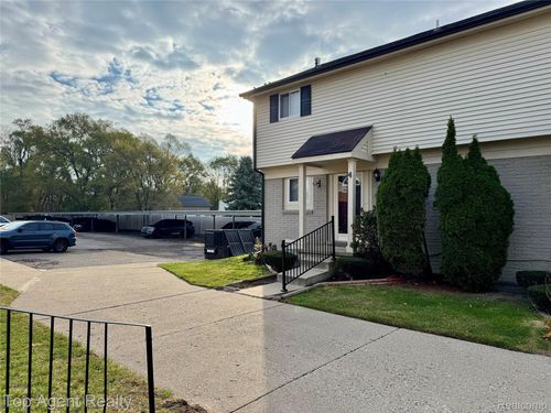 2280 Orchard Crest St, Shelby Township, MI, 48317-4544 | Card Image