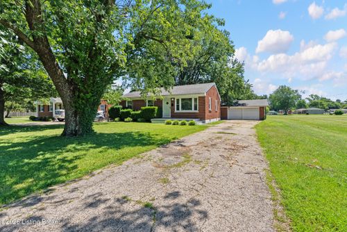 9115 Thompson Ln, Louisville, KY, 40258-1048 | Card Image