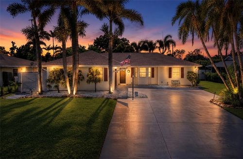 175 9th Ct, Vero Beach, FL, 32962-2809 | Card Image