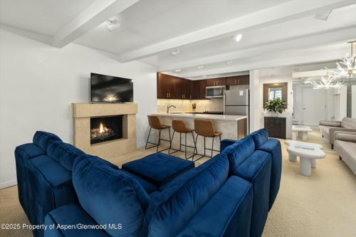 7-601 S S West End Street, Aspen, CO, 81611 | Card Image