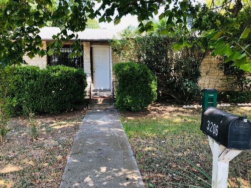3206 Lyons Rd, Austin, TX, 78702-3724 | Card Image