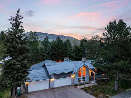 3260 N River Dr, Eden, UT, 84310-9501 | Card Image