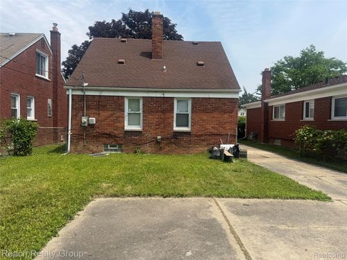 7805 Warwick St, Detroit, MI, 48228-4503 | Card Image