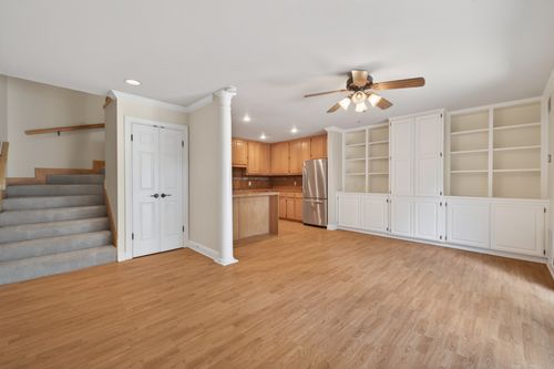 39-2500 Steck Ave, Austin, TX, 78757-8102 | Card Image