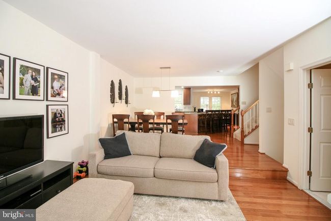 1392 Park Garden Ln, Townhouse with 3 bedrooms, 4 bathrooms and null parking in RESTON VA | Image 5