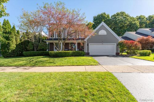 100 Ridge Field Ct, Oxford, MI, 48371-3663 | Card Image