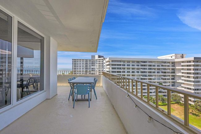 APT-1009 - 177 Ocean Lane Dr, Condo with 2 bedrooms, 2 bathrooms and null parking in Key Biscayne FL | Image 27